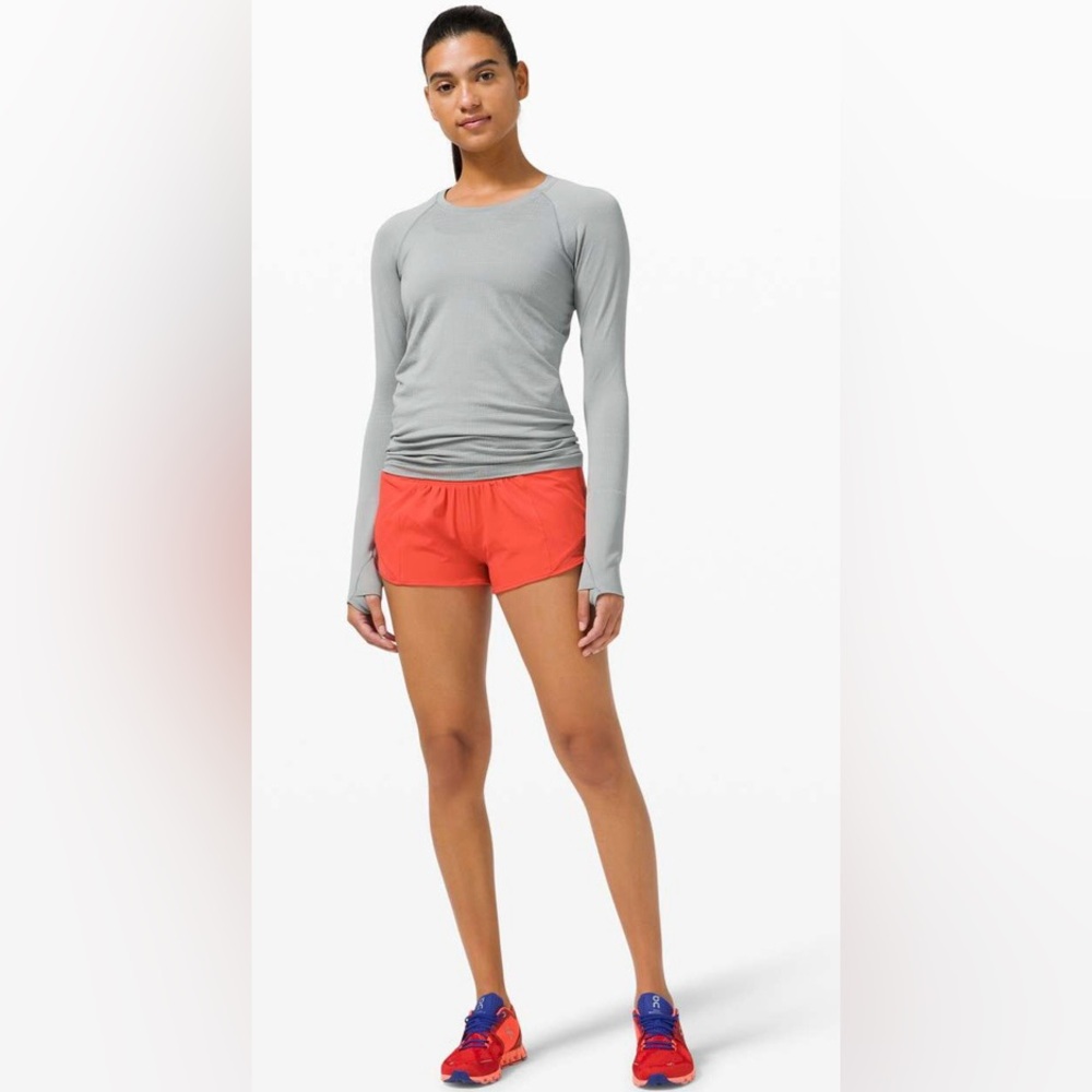 Lululemon NWT Hotty Hot Low Rise 2.5” Shorts Orange Color Size 14 - Picture 4 of 10